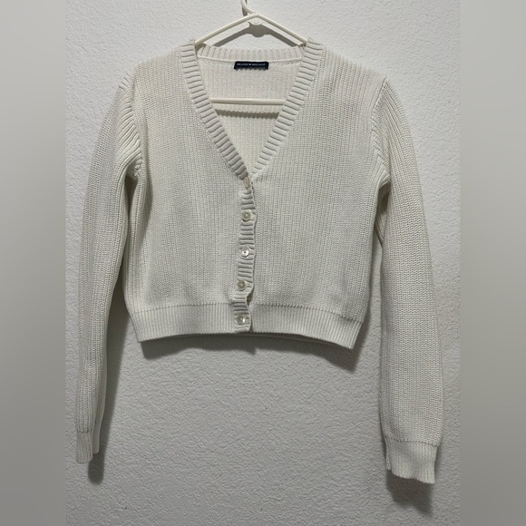 Brandy Melville Cropped Cotton Blend Knit Sweater Cardigan Ivory - Picture 1 of 6